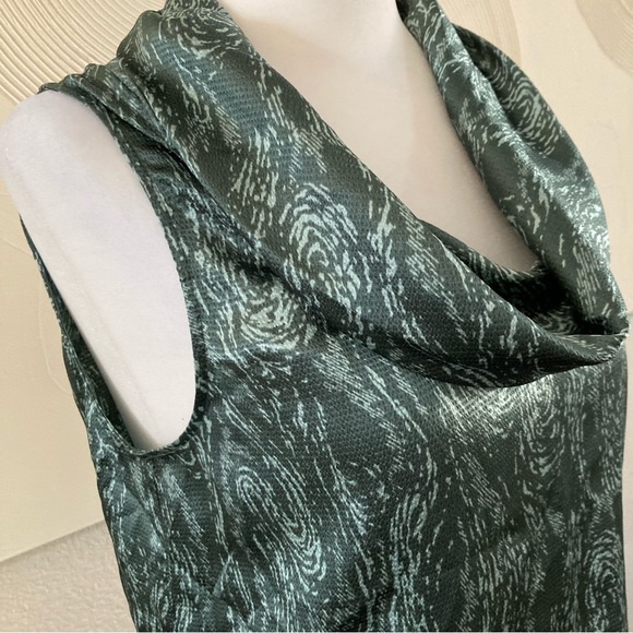The Limited Silky Cowl Neck Green Gray Sleeveless Snakeskin Top Size Small S - Picture 4 of 9
